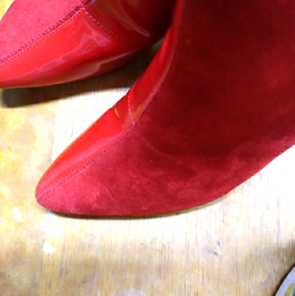 Red booties - Picture 2 of 3